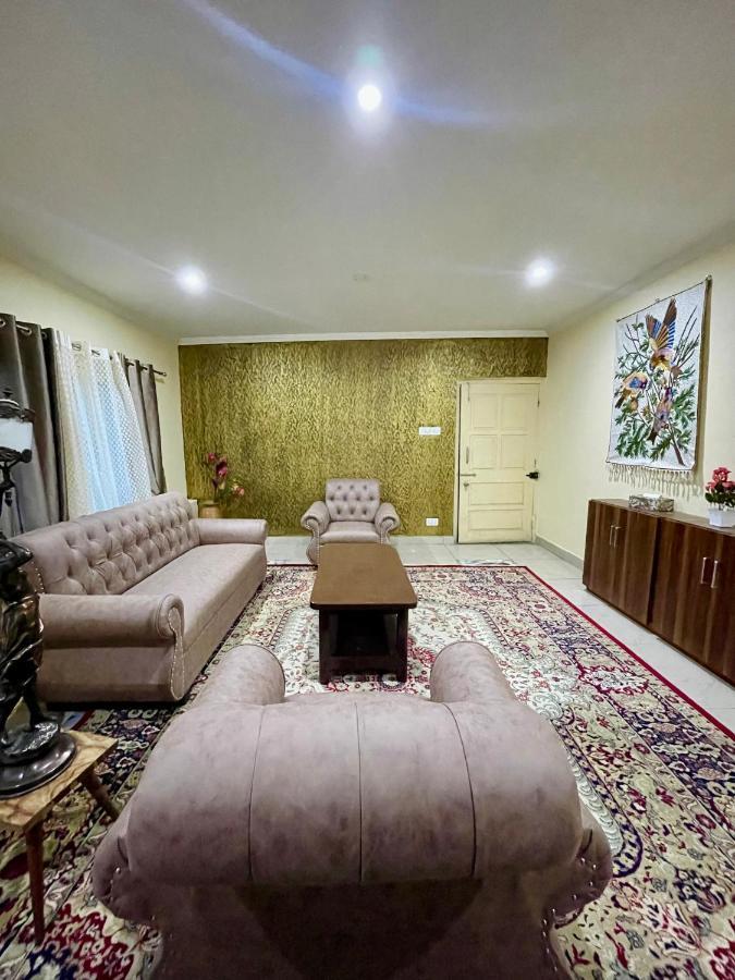 The Khayabaan - Luxurious Home Stay Away From Home Srīnagar Extérieur photo