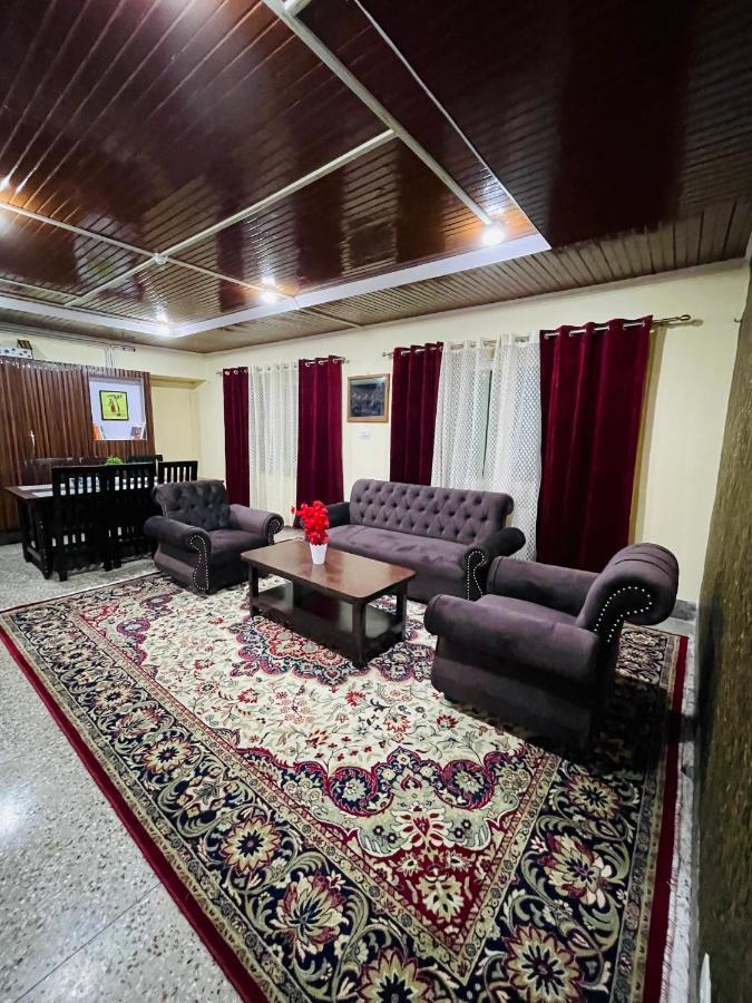 The Khayabaan - Luxurious Home Stay Away From Home Srīnagar Extérieur photo
