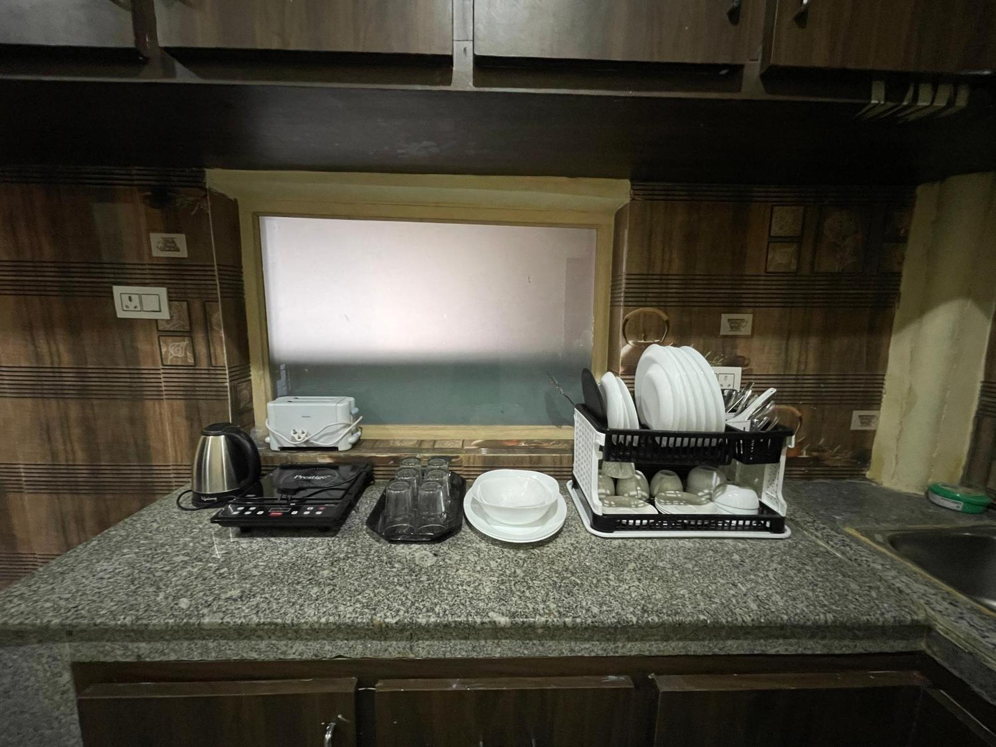 The Khayabaan - Luxurious Home Stay Away From Home Srīnagar Extérieur photo