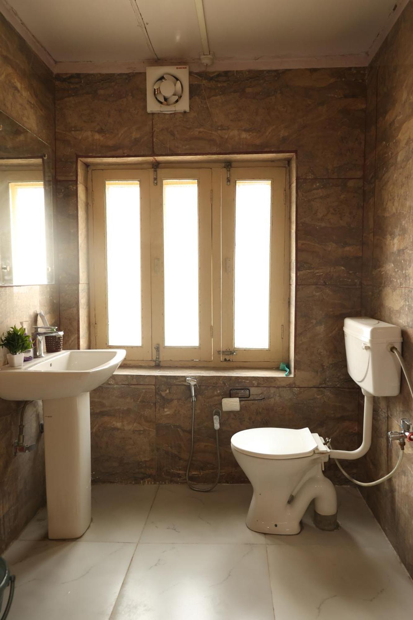 The Khayabaan - Luxurious Home Stay Away From Home Srīnagar Extérieur photo