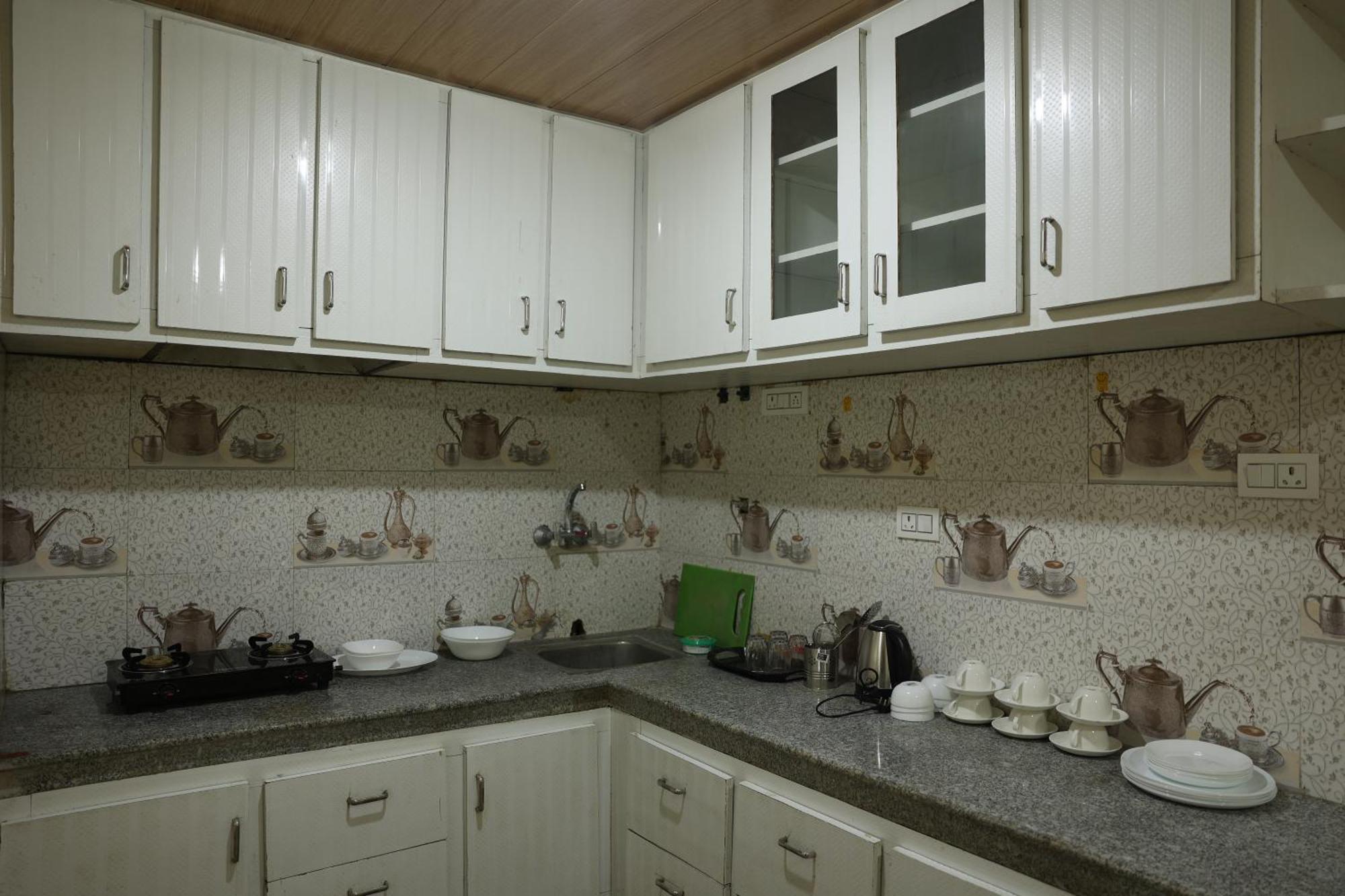 The Khayabaan - Luxurious Home Stay Away From Home Srīnagar Extérieur photo