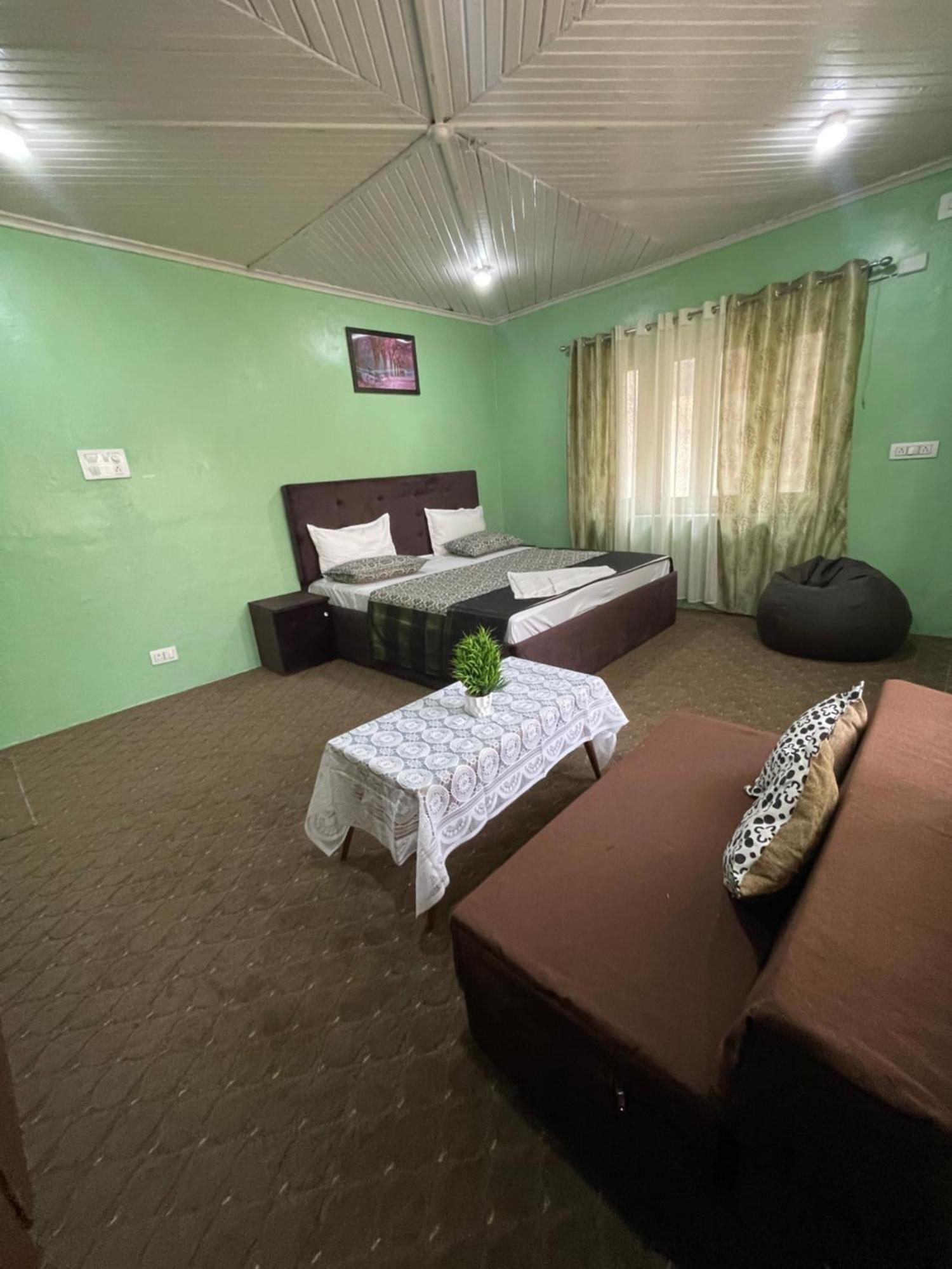 The Khayabaan - Luxurious Home Stay Away From Home Srīnagar Chambre photo